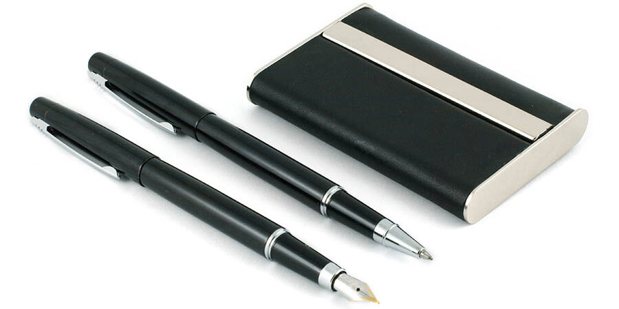 Two black pens and visiting cards ของ Premium
